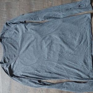 Size 6 lulu swiftly long sleeve